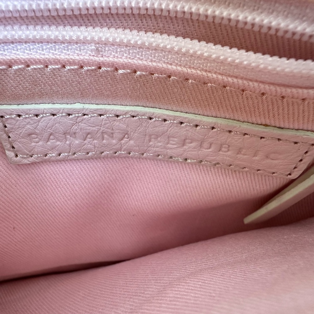 Banana Republic Soft Pink Leather Wristlet NWT - Picture 3 of 5